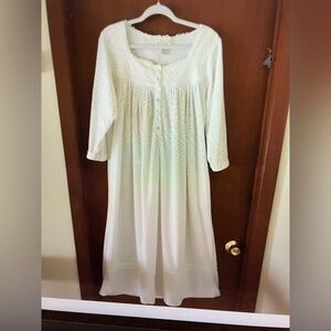 Eileen West White Nightgown